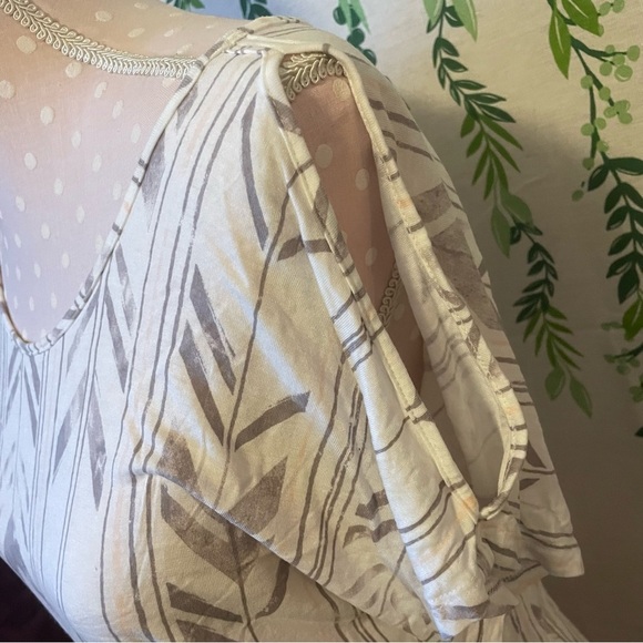 Size Small Open Shoulder T Shirt C2 - Picture 3 of 5